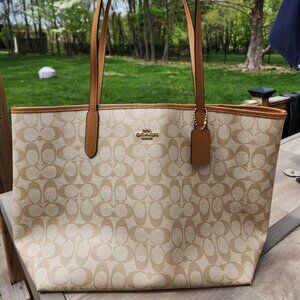 COACH Large City Tote Bag In Signature Canvas #5696 - GOLD, LT KHAKI, LT SADDLE